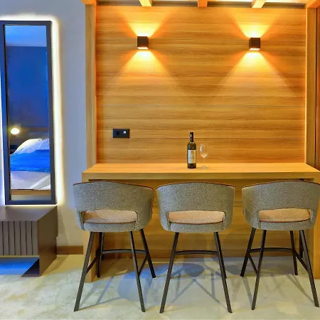 Tramontana Woodside 201&211, Free Parking & Apartman *