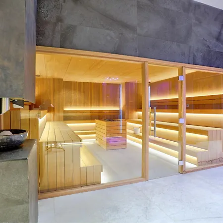 Tramontana Woodside 201&211, Free Parking &