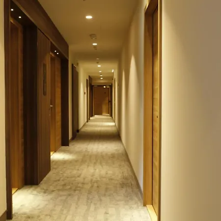 Tramontana Woodside 201&211, Free Parking & Apartman Kopaonik