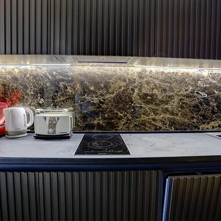 Tramontana Woodside 201&211, Free Parking & Apartman