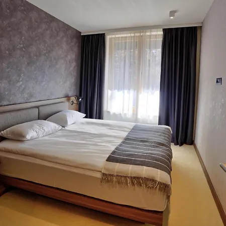 Tramontana Woodside 201&211, Free Parking & *